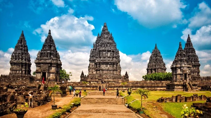 Candi Prambanan: Pesona Arsitektur Hindu Klasik di Indonesia