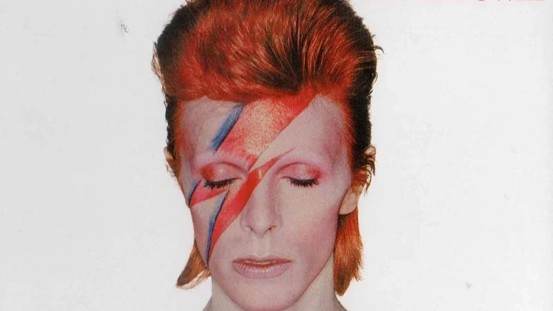 David Bowie: Ikon Musik dan Transformasi Vokal