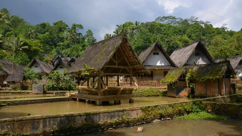 Kampung Naga: Desa Tradisional dengan Budaya yang Terjaga
