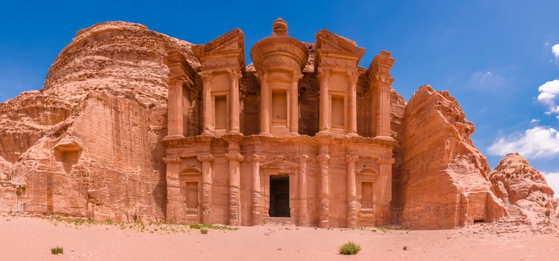 Petra, Yordania: Keajaiban Arsitektur di Tengah Gurun