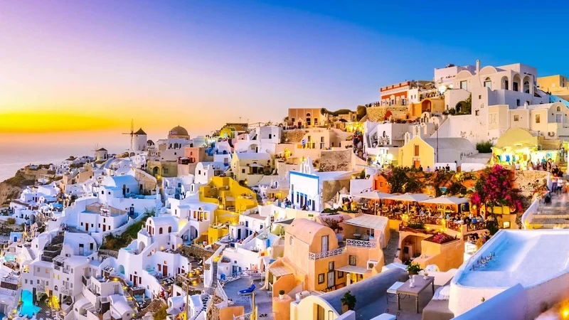 Santorini: Pesona Kota Putih dan Laut Biru di Yunani