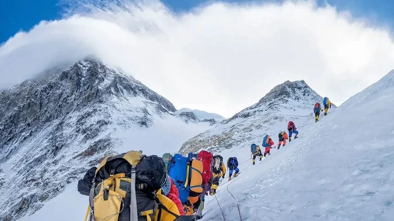 Gunung Everest: Tantangan Pendakian Paling Berbahaya di Dunia