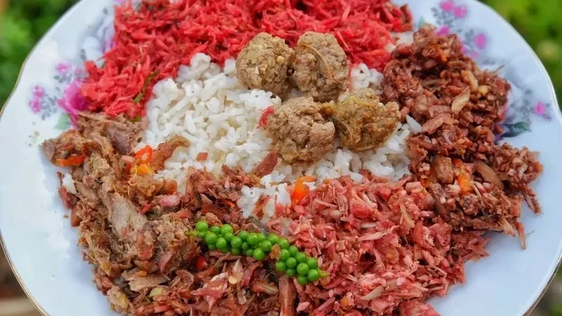 Lawar Darah Bali: Ulasan Lengkap Cita Rasa Otentik Pulau Dewata