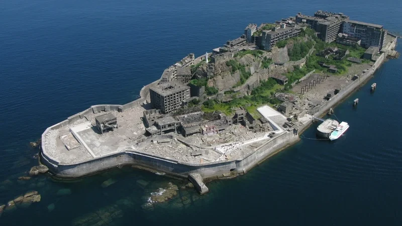 Pulau Gunkanjima: Kota Hantu yang Menyeramkan dan Berbahaya