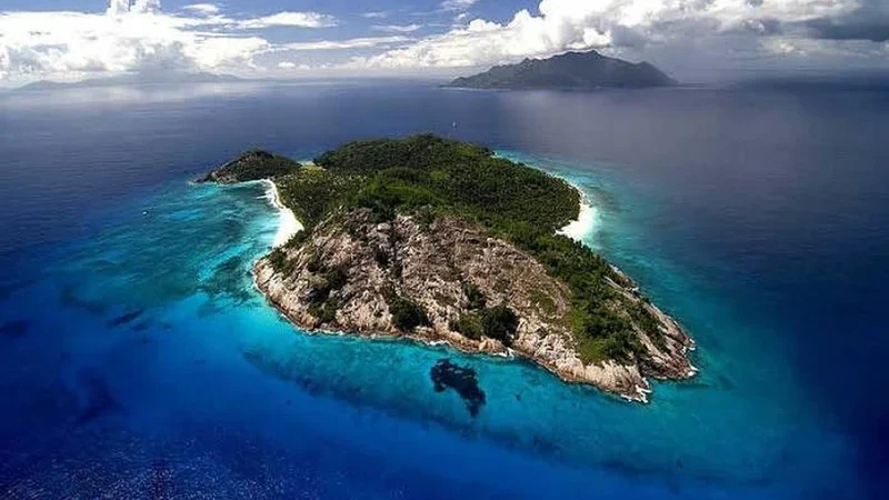 Pulau Sentinel Utara: Wisata Terlarang dan Paling Berbahaya