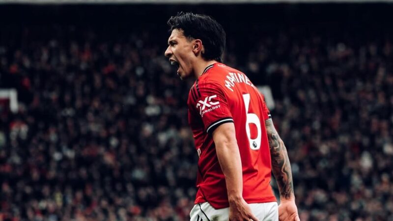 Rio Ferdinand Bela Lisandro Martinez Usai Kritik Pedas Legenda MU, Momen Penting di Debut Carrick