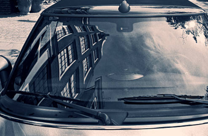 Puisi Jalanan Kumpulan catatan puisi tentang perjalanan, perasaan, dan potongan hidup sehari-hari, ditulis reflektif, jujur, & dekat dengan pengalaman pribadi