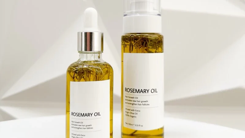 Mengapa Perawatan Rambut Rontok Membutuhkan Rosemary Oil Infused?